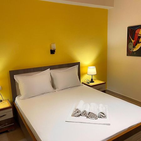 Melina Apartments Sarandë エクステリア 写真