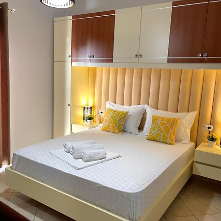 Melina Apartments Sarandë エクステリア 写真