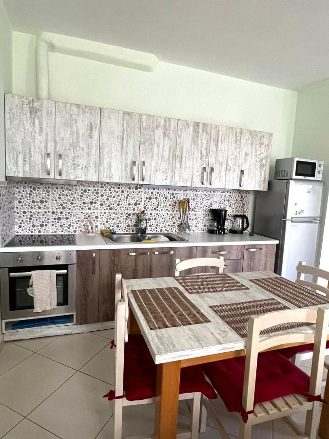 Melina Apartments Sarandë エクステリア 写真