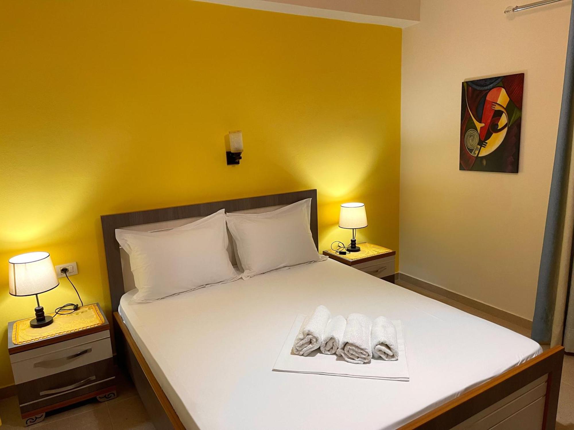 Melina Apartments Sarandë エクステリア 写真