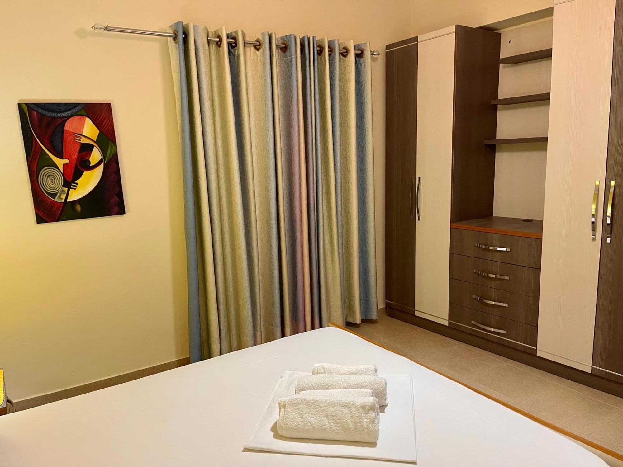 Melina Apartments Sarandë エクステリア 写真