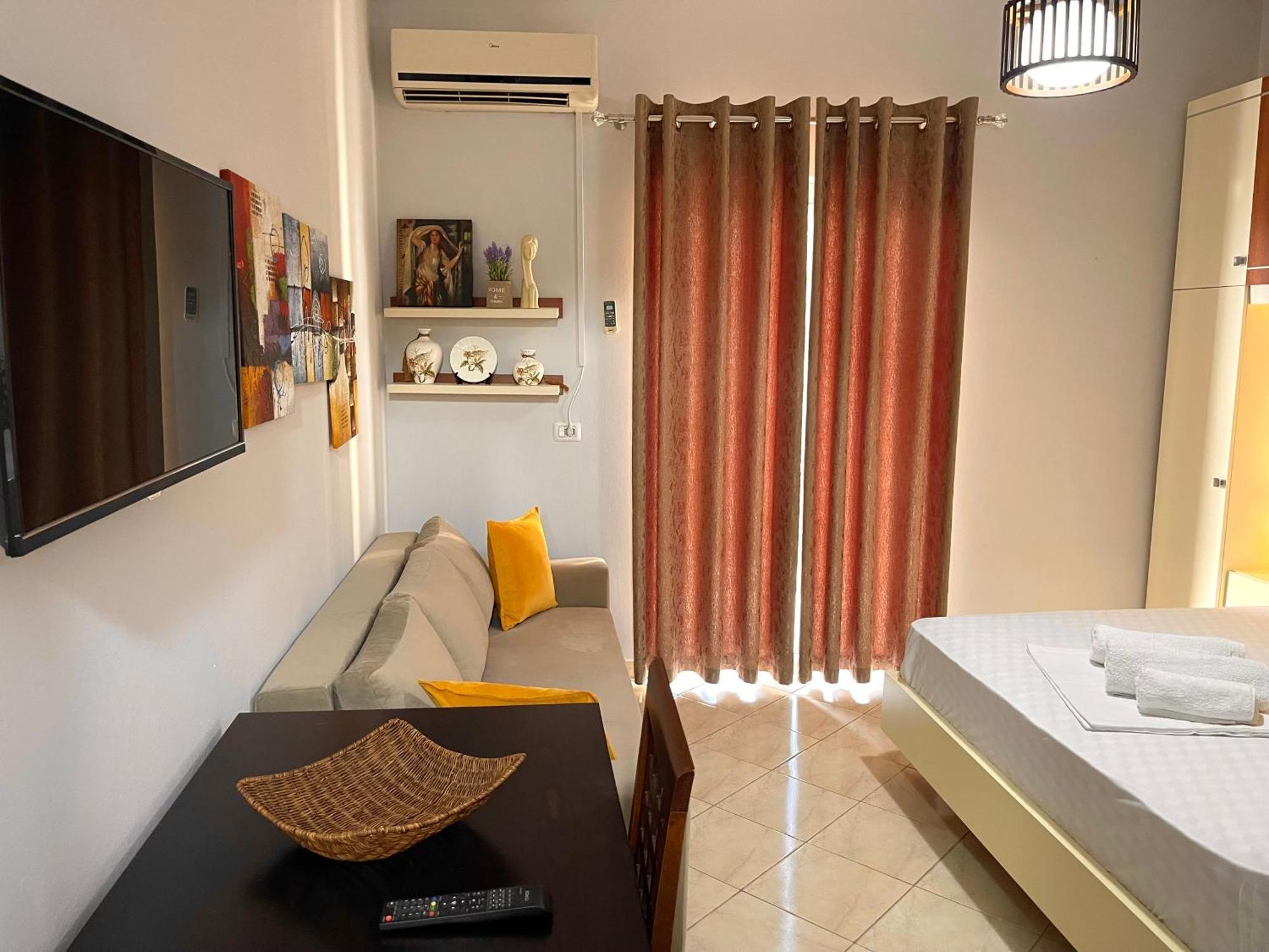 Melina Apartments Sarandë エクステリア 写真