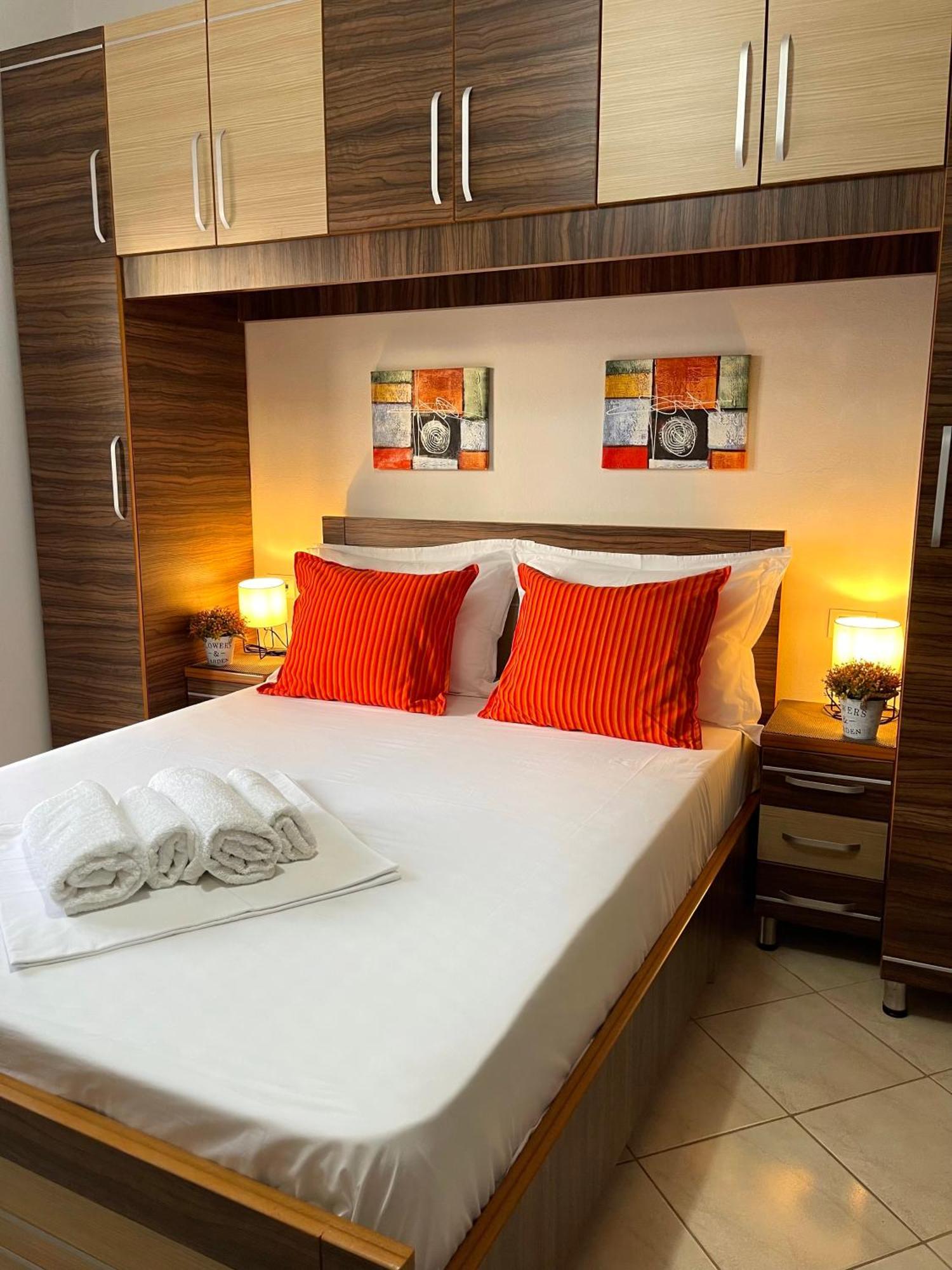 Melina Apartments Sarandë エクステリア 写真