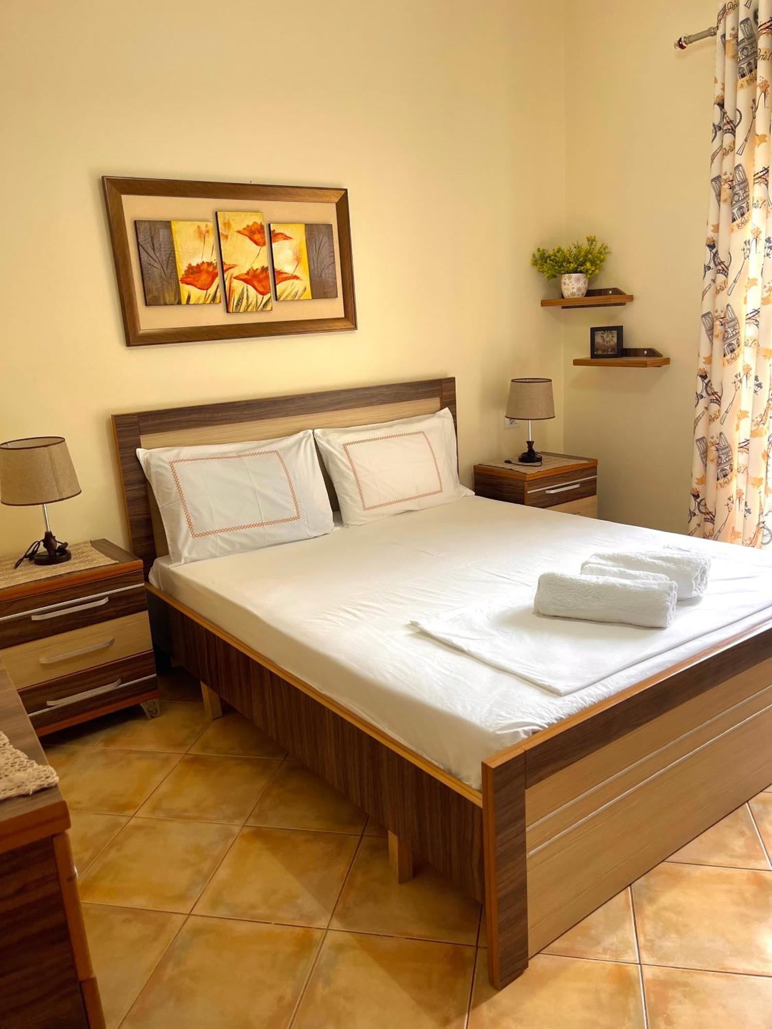 Melina Apartments Sarandë エクステリア 写真